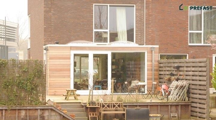 Houten uitbouw in Abcoude