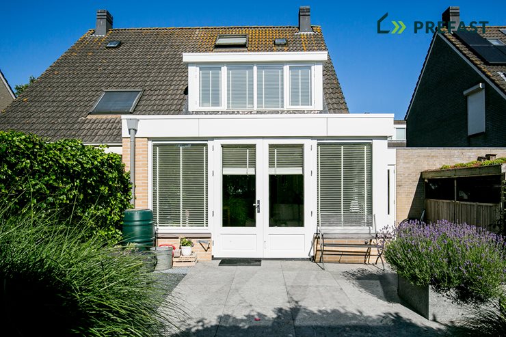 Uitbouwen Houten