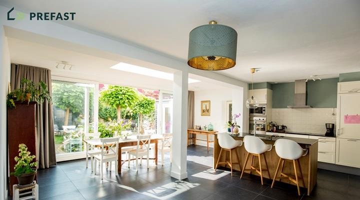 Ruime uitbouw in Huizen