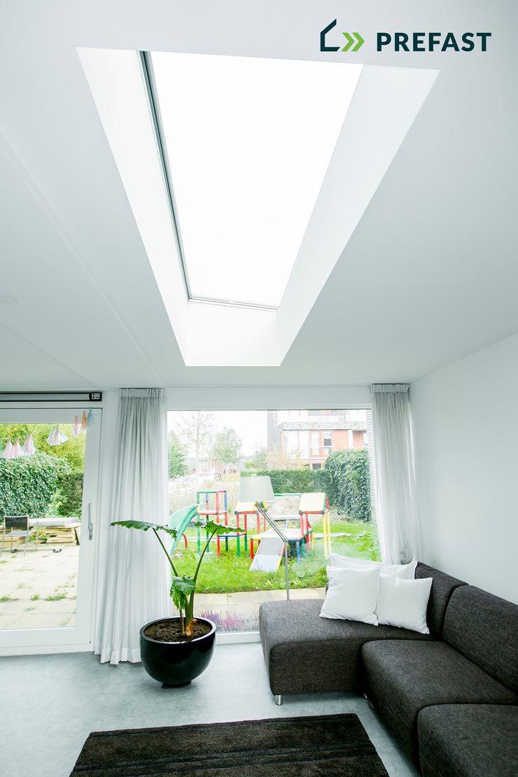 Uitbouw met lichtstraat Hoofddorp