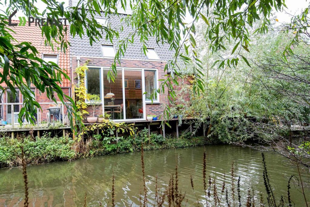 Zijkant huis uitbouwen